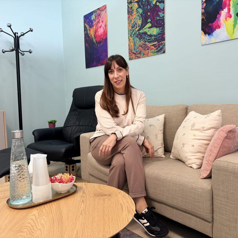 Sala de espera del centro de psicología MentalMente en Salamanca