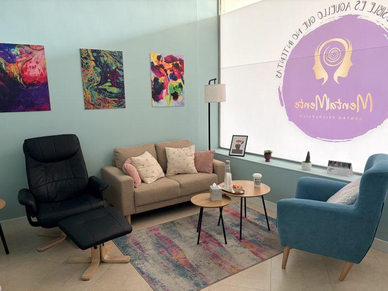 Sala de terapia de MentalMente en Carbajosa de la Sagrada, Salamanca